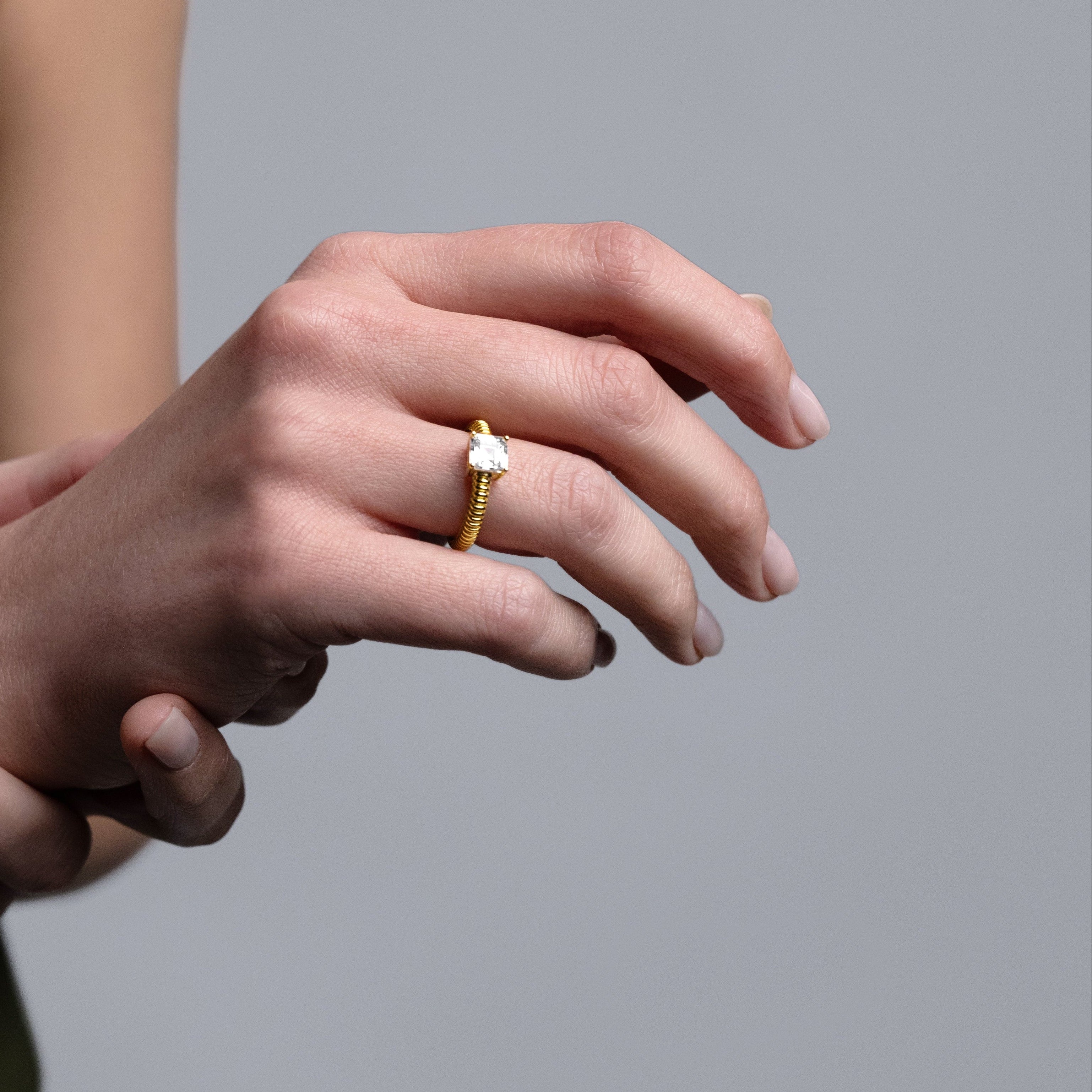 Anello "Timeless Glow" – Argento 925 con Finitura Dorata